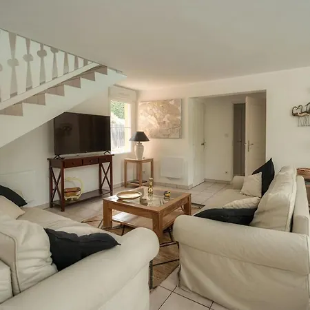 Elegante A + Piscine فيلة لاكانو