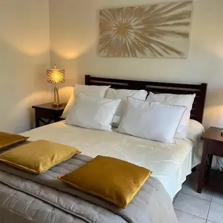 Elegante A + Piscine Villa