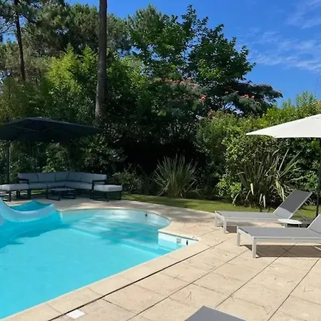 Elegante A + Piscine Vila